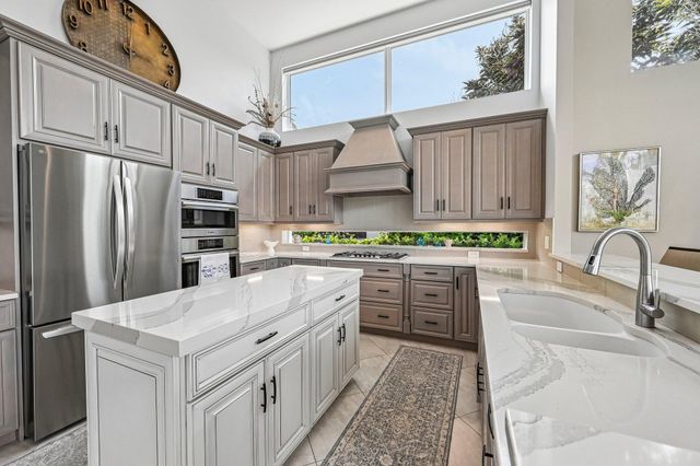 8651 SE Somerset Island Way, Jupiter, FL 33458