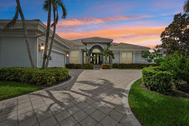 8651 SE Somerset Island Way, Jupiter, FL 33458