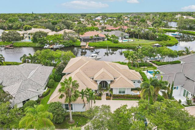 8651 SE Somerset Island Way, Jupiter, FL 33458