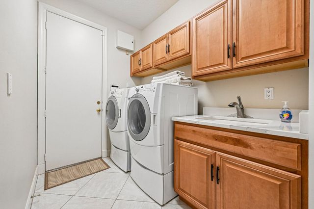 8651 SE Somerset Island Way, Jupiter, FL 33458