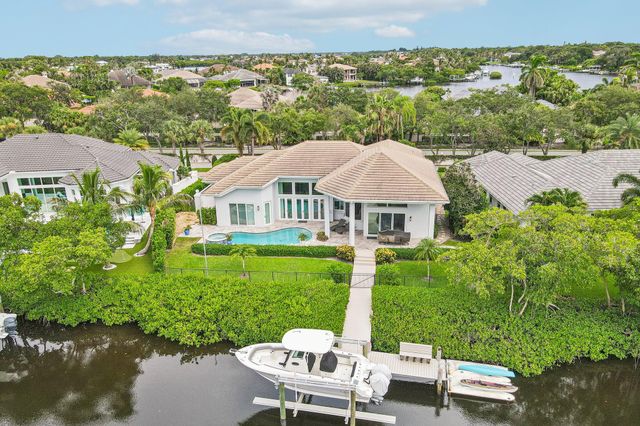 8651 SE Somerset Island Way, Jupiter, FL 33458