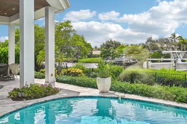 8651 SE Somerset Island Way, Jupiter, FL 33458
