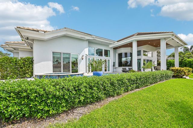 8651 SE Somerset Island Way, Jupiter, FL 33458