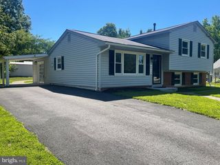 8019 BECKNER CT, Alexandria, VA 22309