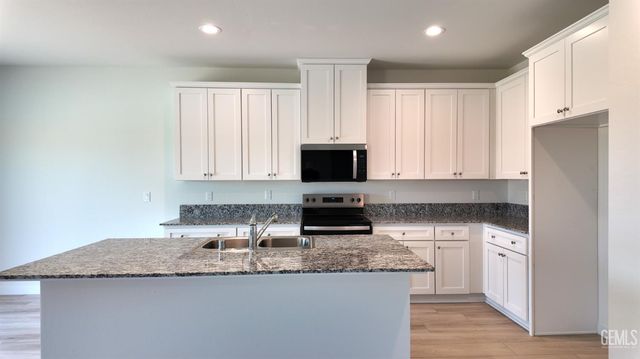 1424 Levin Street, Bakersfield, CA 93307
