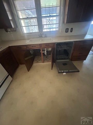 1713 Garwood Dr, Pueblo, CO 81005