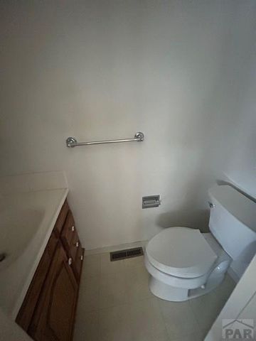 1713 Garwood Dr, Pueblo, CO 81005