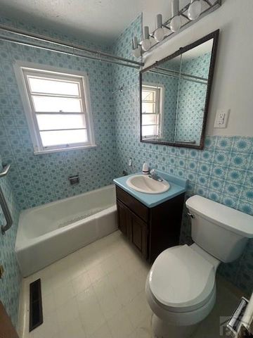 1713 Garwood Dr, Pueblo, CO 81005