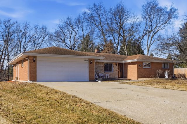 1934 Philip Drive, Dixon, IL 61021