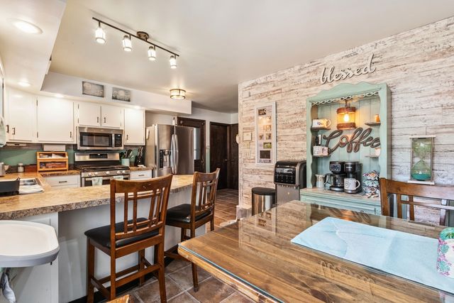 1934 Philip Drive, Dixon, IL 61021