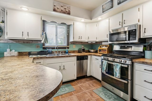 1934 Philip Drive, Dixon, IL 61021