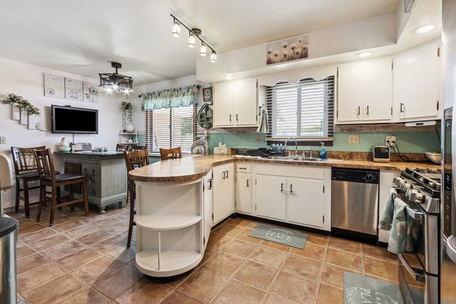 1934 Philip Drive, Dixon, IL 61021