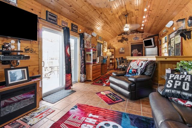 1934 Philip Drive, Dixon, IL 61021