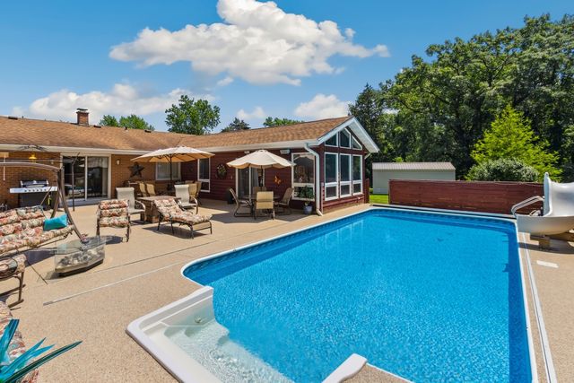 1934 Philip Drive, Dixon, IL 61021