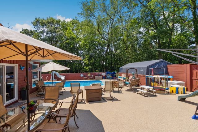 1934 Philip Drive, Dixon, IL 61021