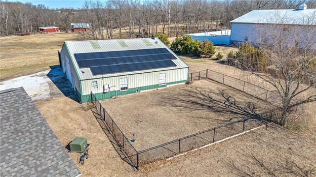 15086 Fielding Road, Gravette, AR 72736