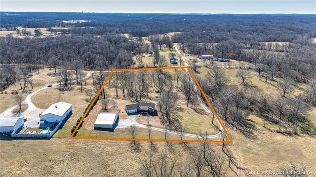 15086 Fielding Road, Gravette, AR 72736