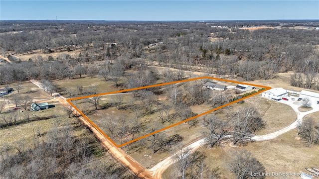 15086 Fielding Road, Gravette, AR 72736