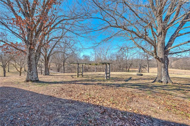 15086 Fielding Road, Gravette, AR 72736