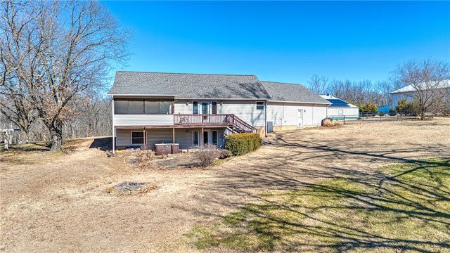 15086 Fielding Road, Gravette, AR 72736