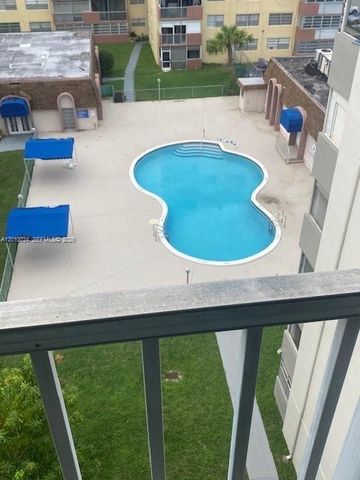 16450 Miami Dr 704, North Miami Beach, FL 33162