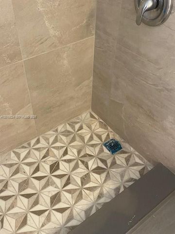 16450 Miami Dr 704, North Miami Beach, FL 33162