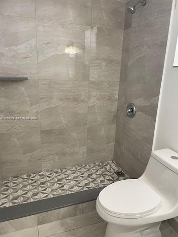 16450 Miami Dr 704, North Miami Beach, FL 33162