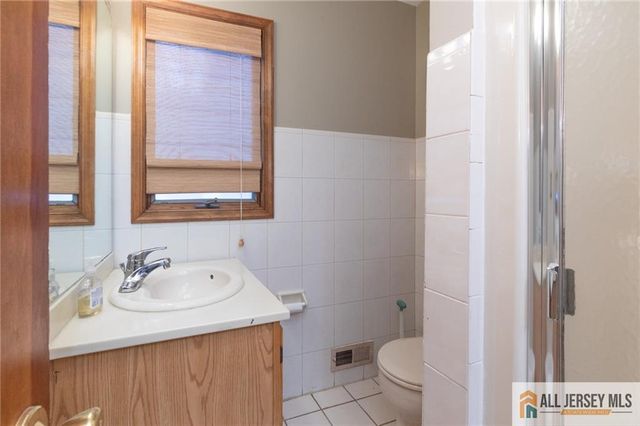 4 Parkview Terrace, Highland Park, NJ 08904