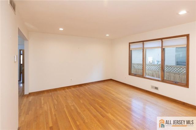 4 Parkview Terrace, Highland Park, NJ 08904