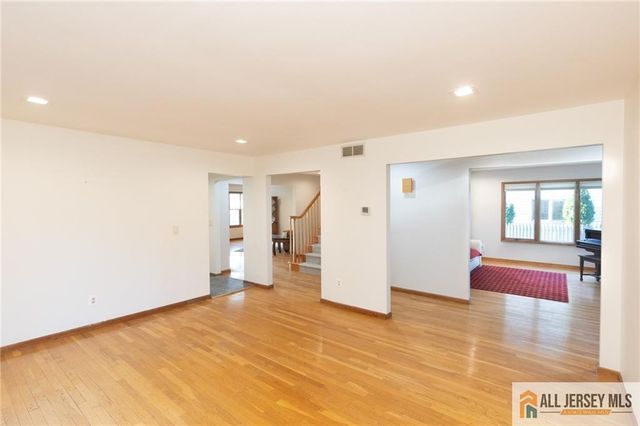 4 Parkview Terrace, Highland Park, NJ 08904