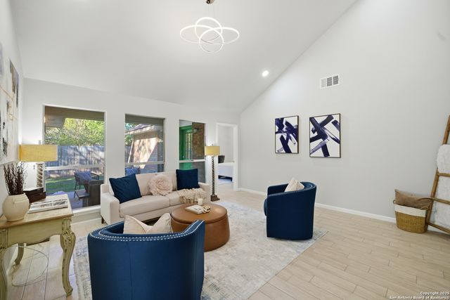 8911 Park Vista, San Antonio, TX 78250