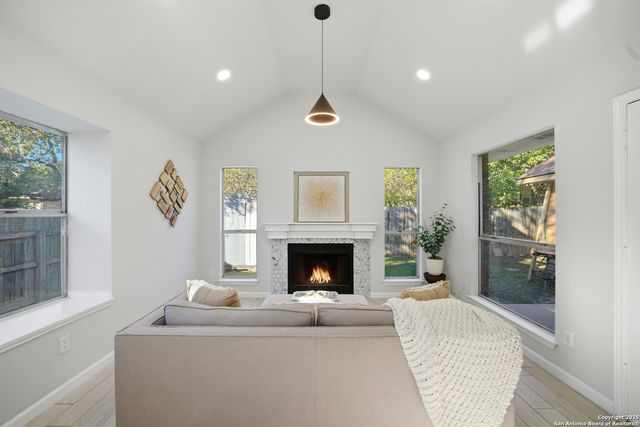 8911 Park Vista, San Antonio, TX 78250