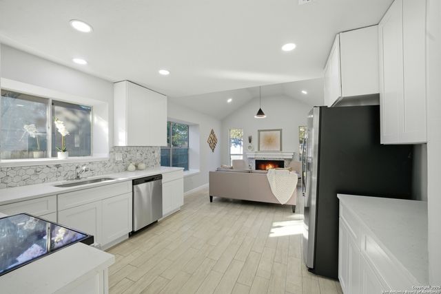 8911 Park Vista, San Antonio, TX 78250