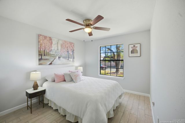 8911 Park Vista, San Antonio, TX 78250