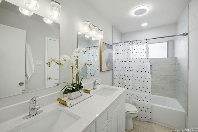 8911 Park Vista, San Antonio, TX 78250