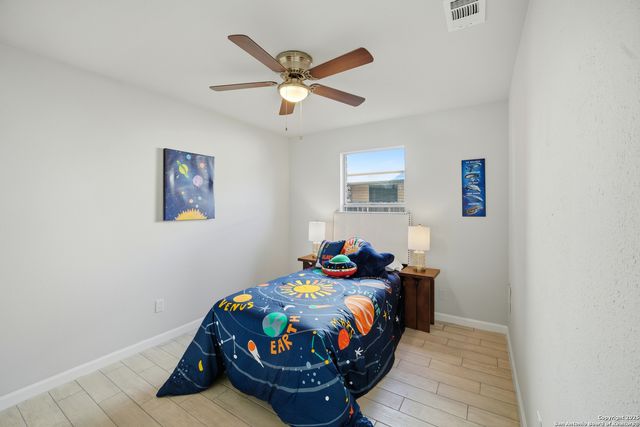 8911 Park Vista, San Antonio, TX 78250