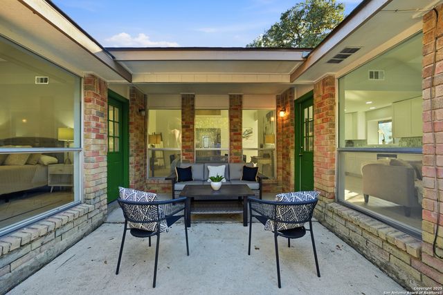 8911 Park Vista, San Antonio, TX 78250