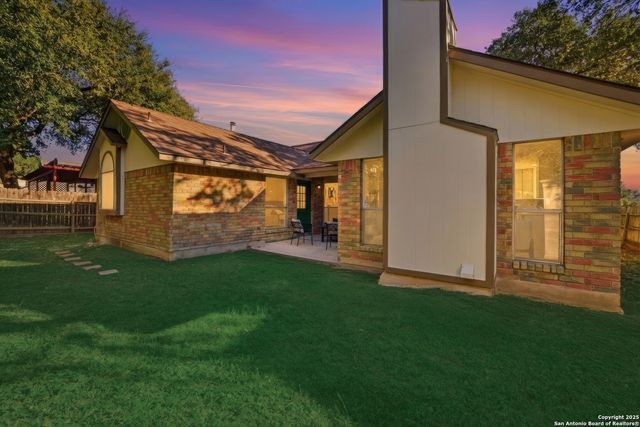 8911 Park Vista, San Antonio, TX 78250