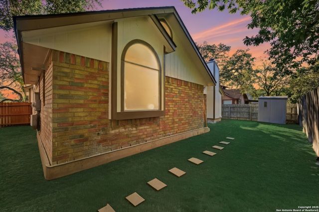 8911 Park Vista, San Antonio, TX 78250