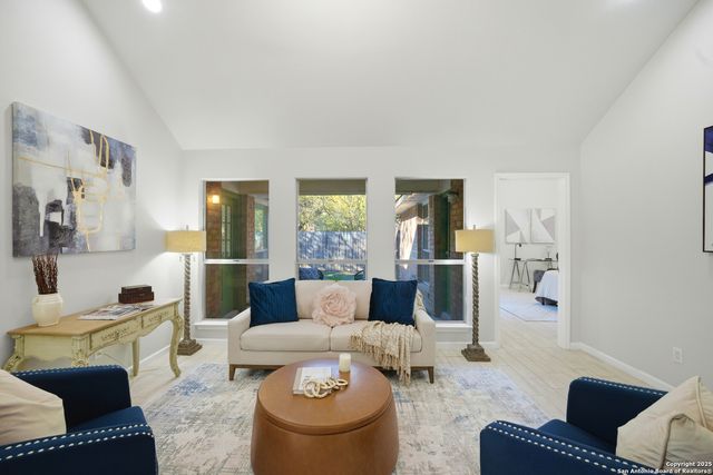 8911 Park Vista, San Antonio, TX 78250