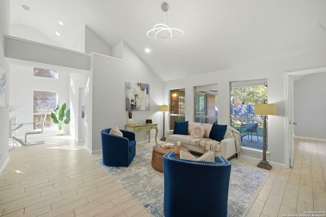 8911 Park Vista, San Antonio, TX 78250