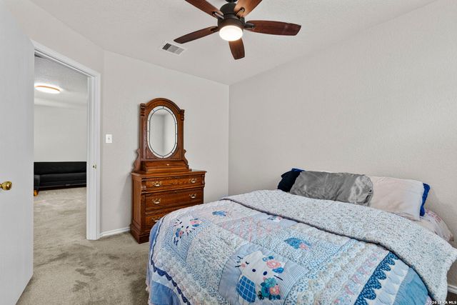 10606 MANOR CRK, San Antonio, TX 78245
