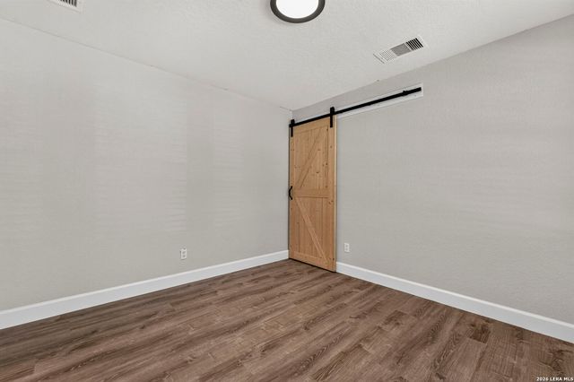 10606 MANOR CRK, San Antonio, TX 78245