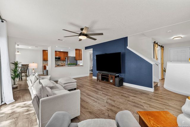 10606 MANOR CRK, San Antonio, TX 78245