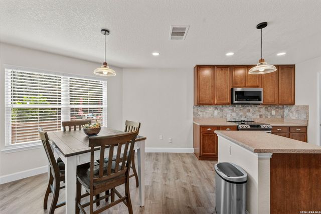 10606 MANOR CRK, San Antonio, TX 78245