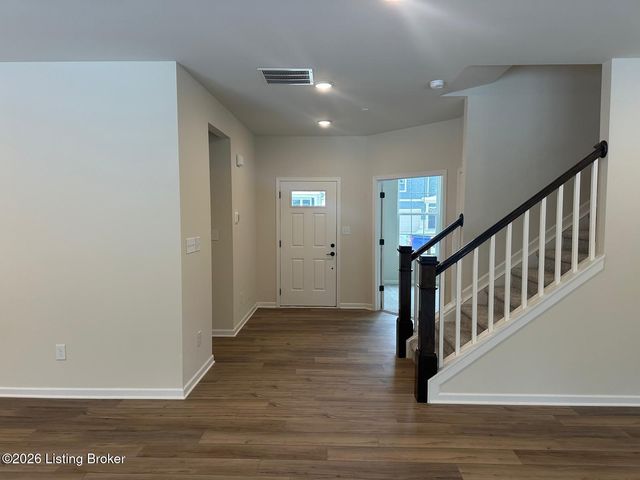 16906 Aiken Ridge Cir, Louisville, KY 40245