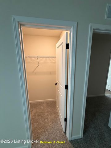 16906 Aiken Ridge Cir, Louisville, KY 40245