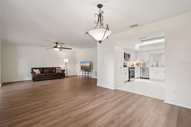 636 HILLCREST AVENUE, Maitland, FL 32751