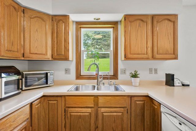 2928 Maple Run Drive, Madison, WI 53719