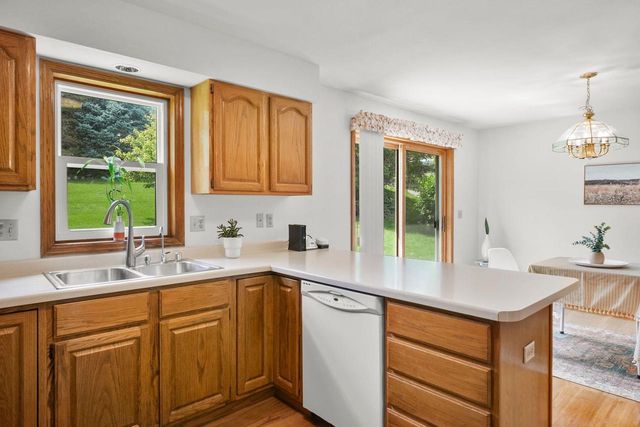 2928 Maple Run Drive, Madison, WI 53719